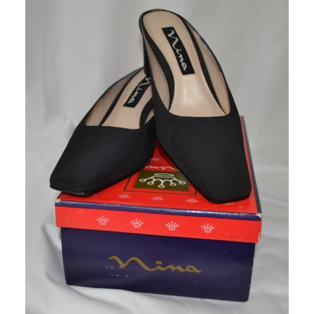 Nina Black Velvet Pumps Block Heel Squared Toe Slip On Womens Size 9 M - Picture 2 of 4